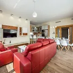 Magnolia By Interhome * بولا