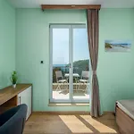Magnolia By Interhome *