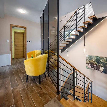 Magnolia By Interhome Pula